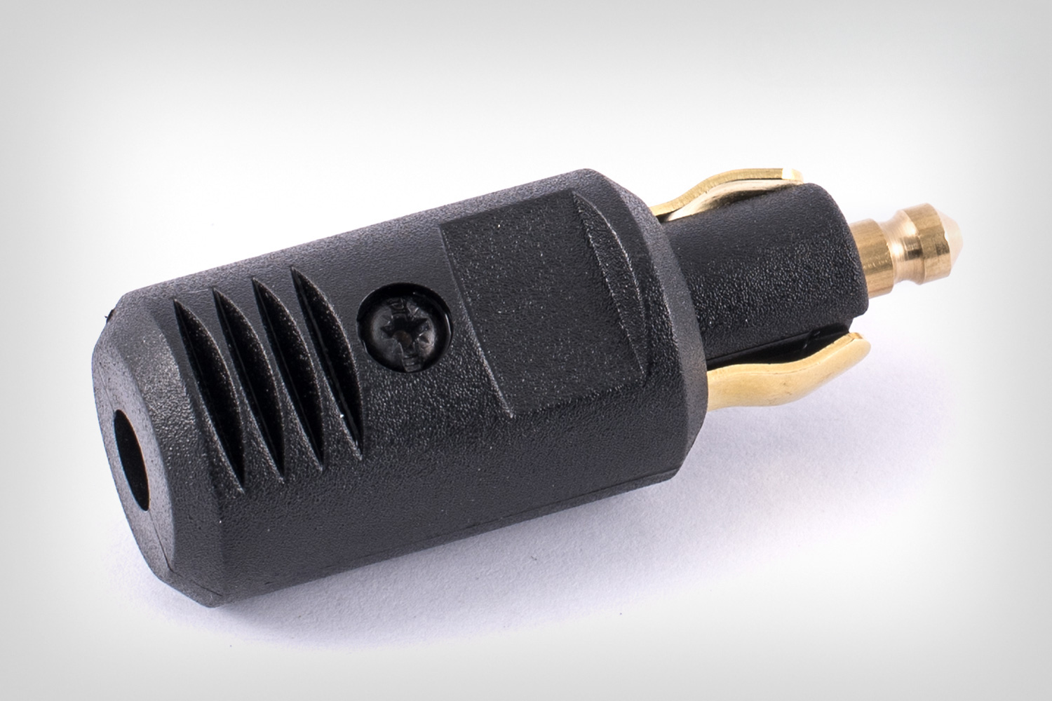 Accessory outlet plug