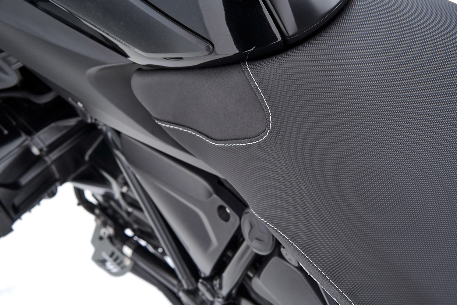 Wunderlich Fahrer Sitzbank AKTIVKOMFORT mit Sitzheizung Smart Plug & Play