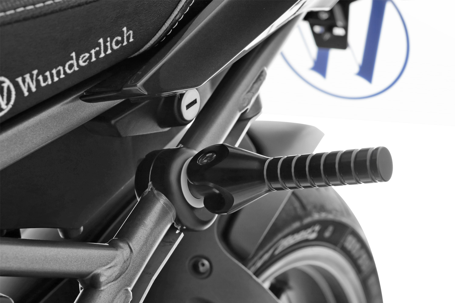 Wunderlich fold-away lifting handle