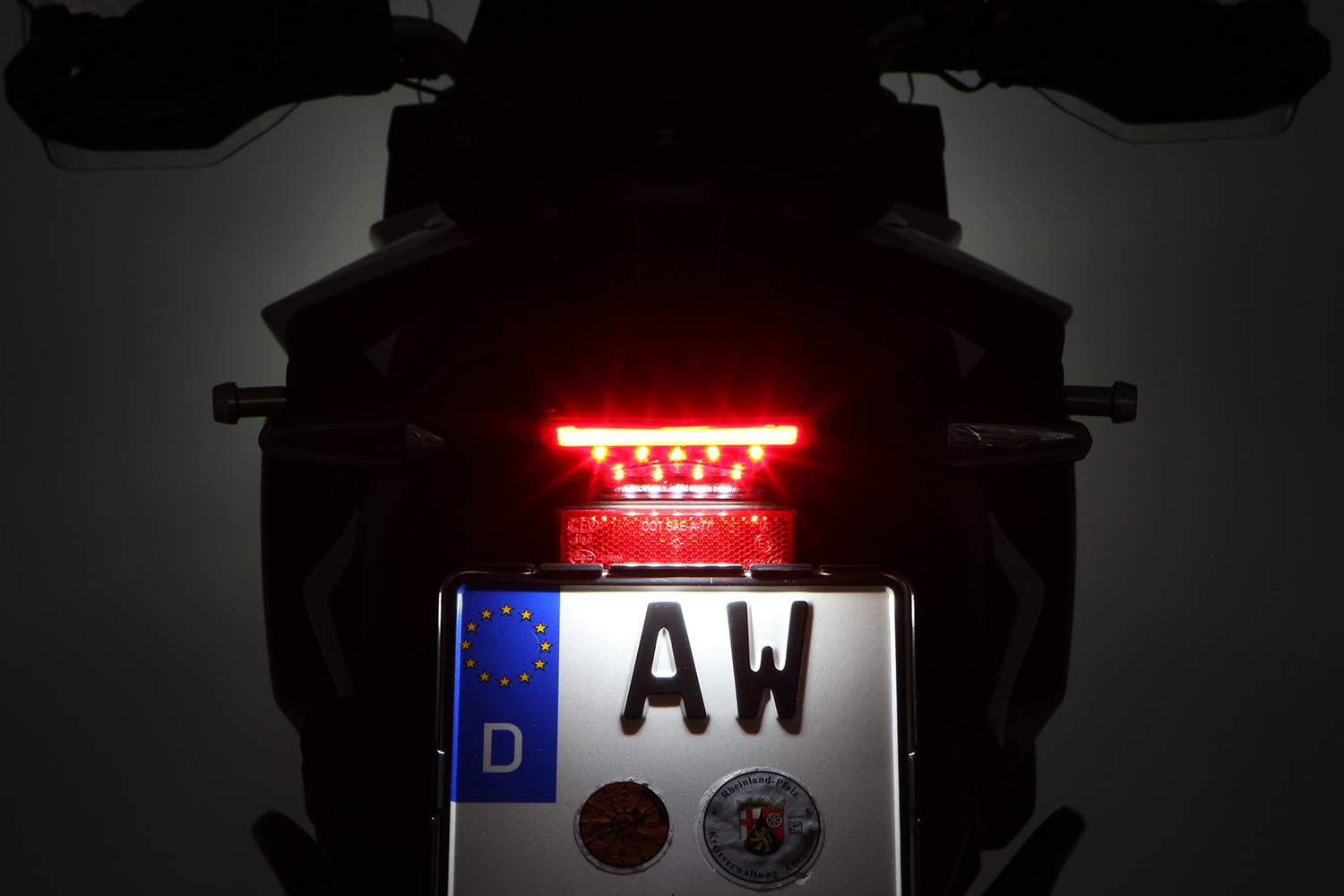 Weißes Mini-LED-Rücklicht für BMW R850R, R1100R, R1150R & Rockster