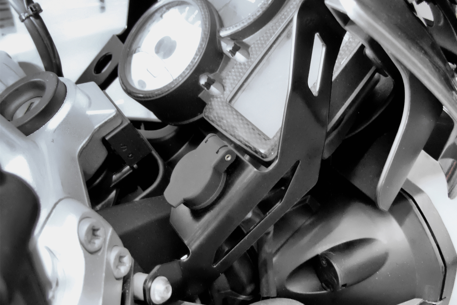 Wunderlich Vorbau-Verstärkung & Gerätehalter F 800 R