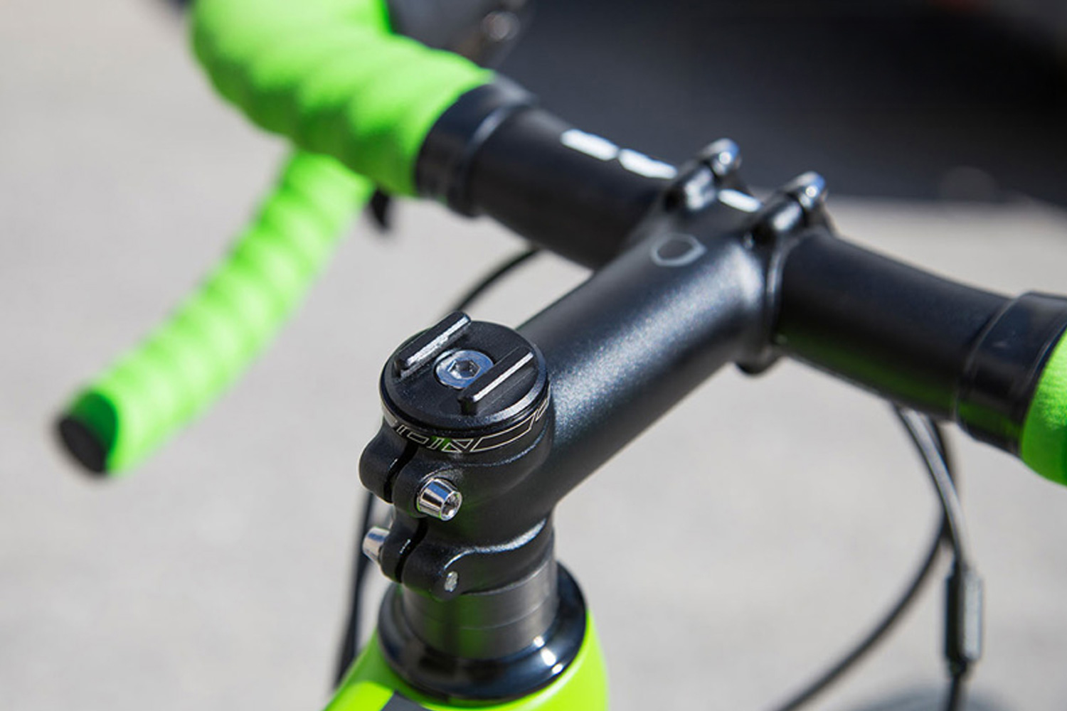 SP-Connect Smartphone Lenkervorbauschraube Fahrrad Micro