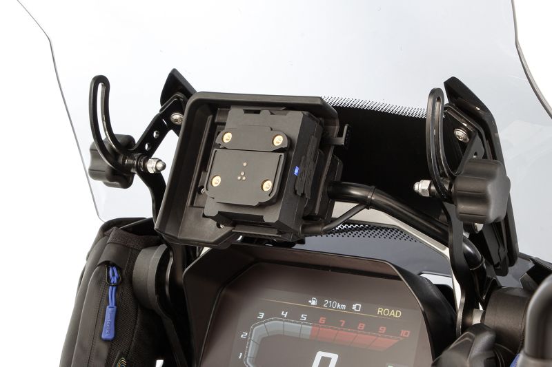 Wunderlich navigation adapter for Garmin and TomTom devices with BMW